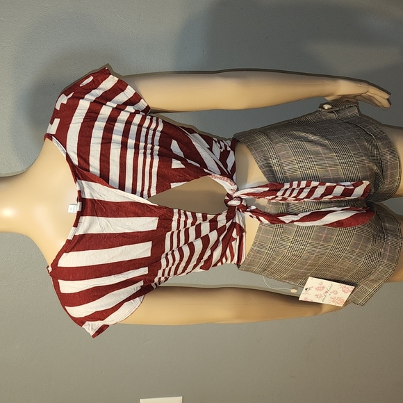 Delia's Top - Picture 2 of 5